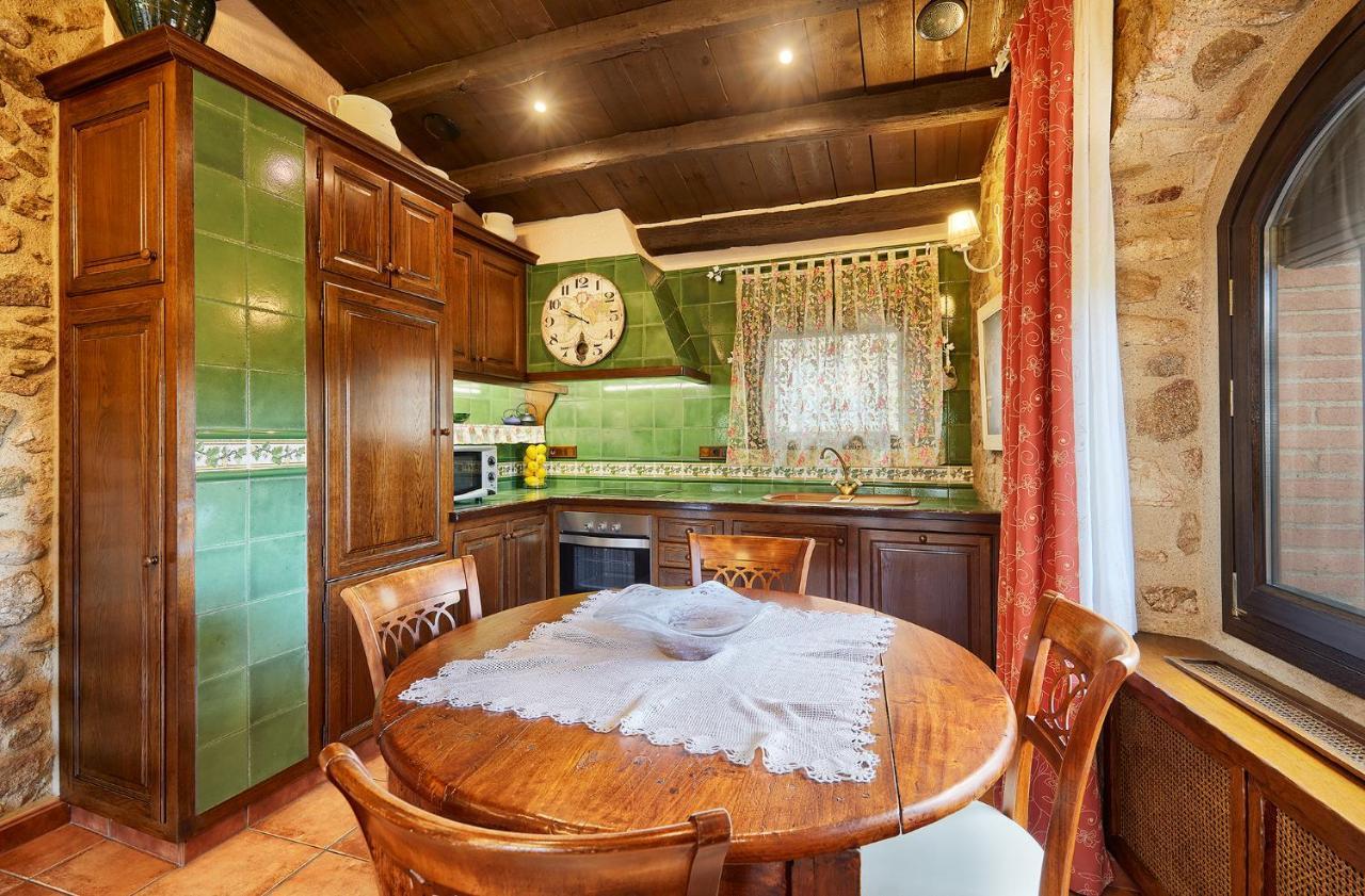 Capmany Cal Bisbe, Your Rural Holiday Home المظهر الخارجي الصورة